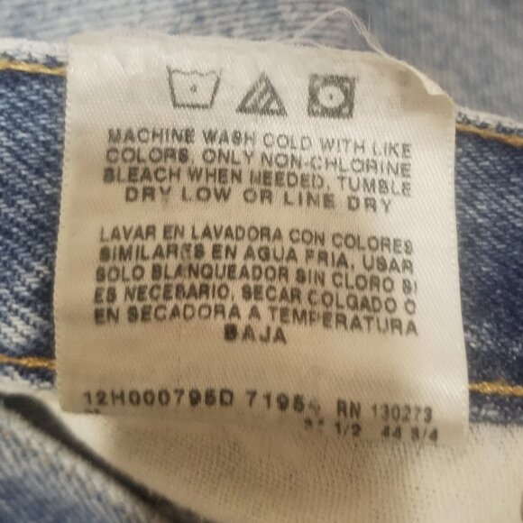 Men's Wrangler Jeans, 33"x34" Regular Fit, GUC (well worn) - Picture 12 of 13